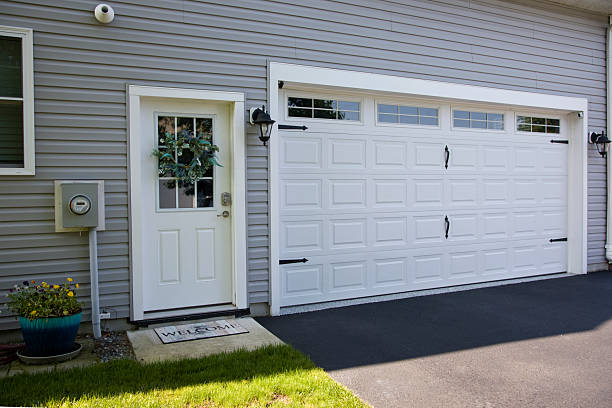 24/7 Emergency Garage Door Panel Replacement experts in Villa Grove, IL